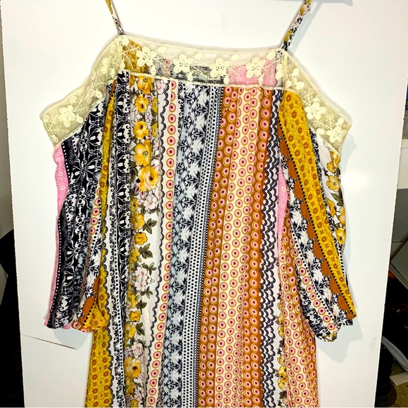 Tassels and Lace Cold Shoulder Boho dress - Picture 5 of 12